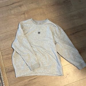 Adidas “LOUNGEWEAR ADICOLOR ESSENTIALS SWEATSHIRT” Size Small